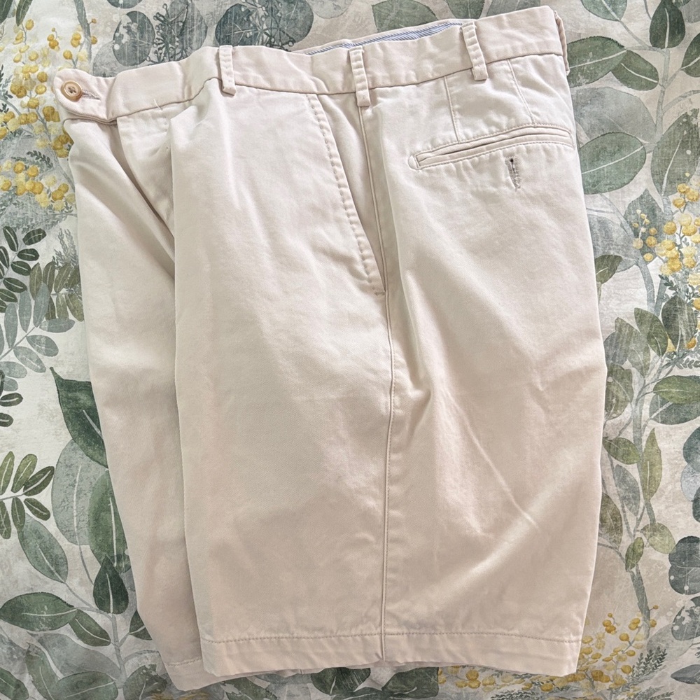 Men's Khaki Peter Millar Shorts